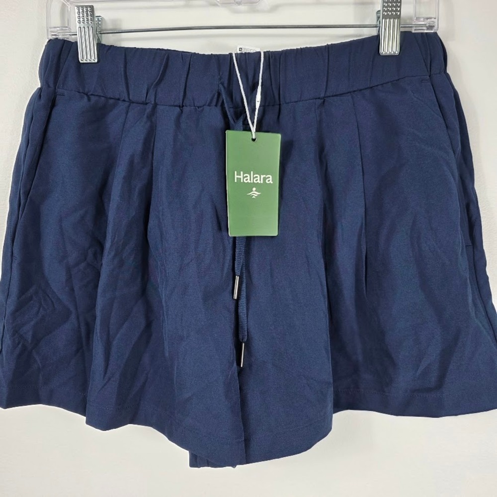 Halara Navy Blue‎ Pleated High Waisted Athletic Shorts Womens Size Medium NWT